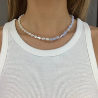 Collana a due storie