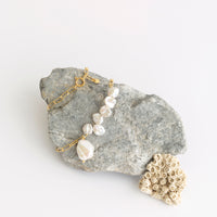 Talia Chain and Pearls Bracelet