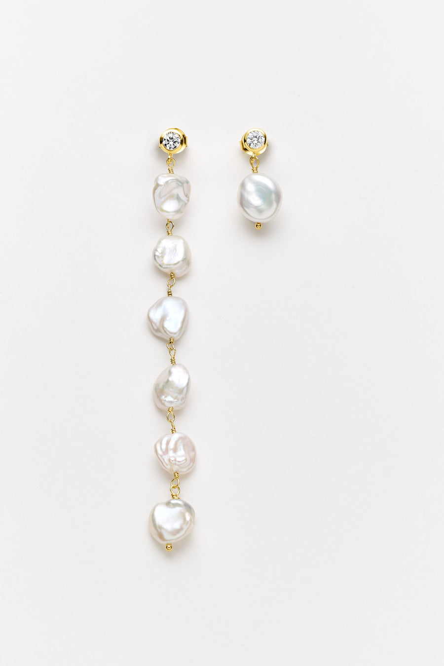 Ilenia Mismatched Pearl Earrings
