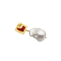Pearl Earring Garnet
