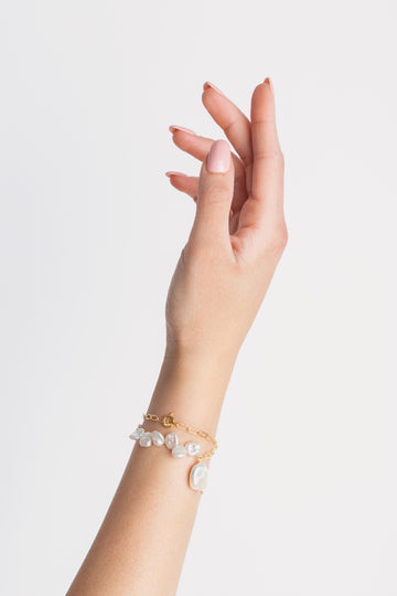 Talia Chain and Pearls Bracelet