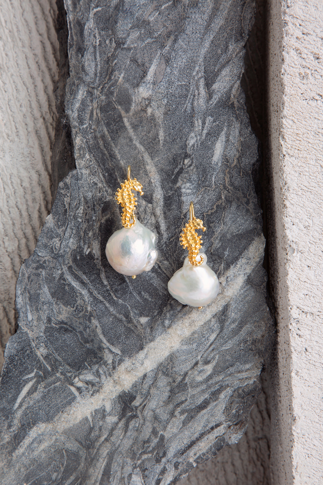 Teti Pearl Earrings
