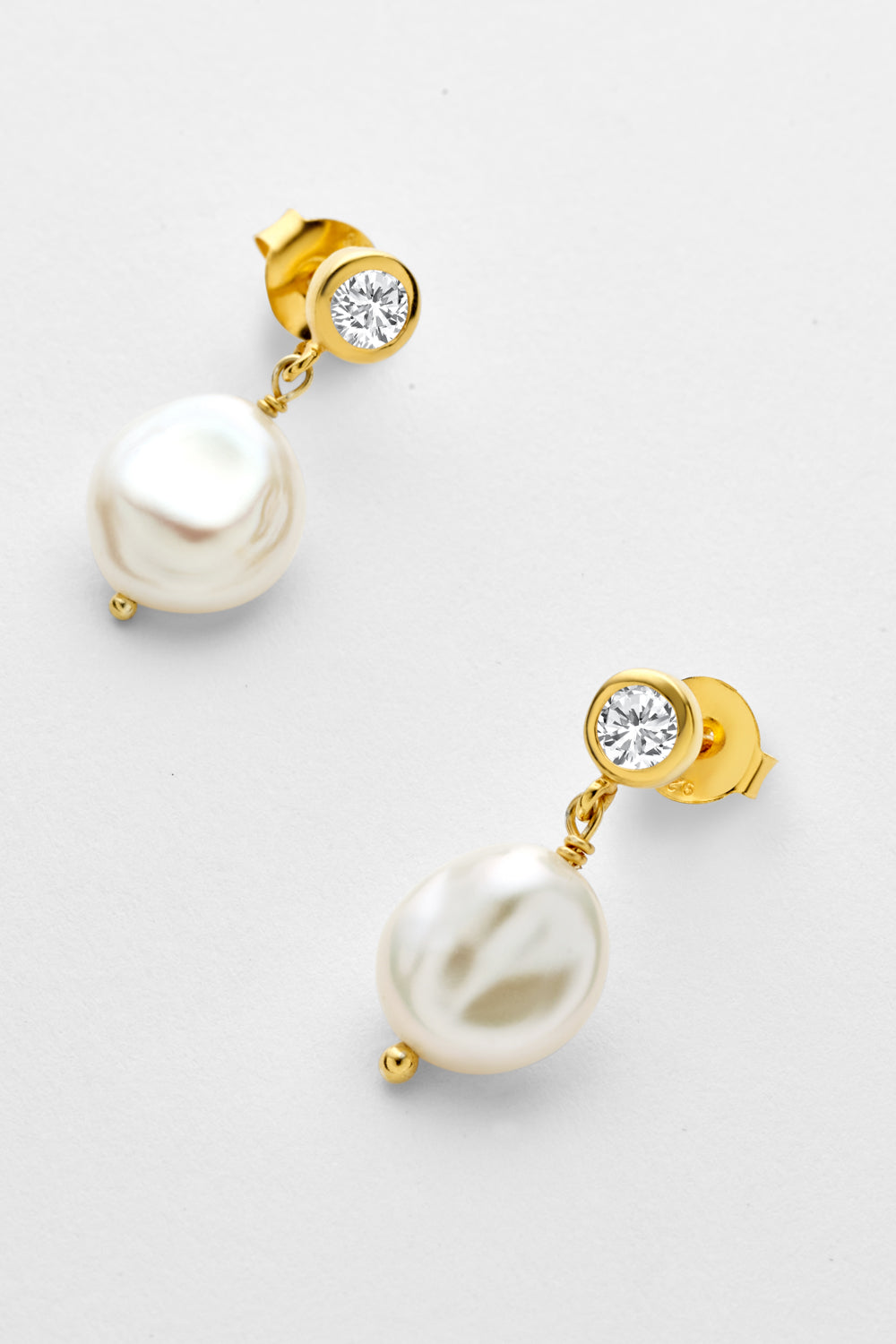Petra Pearls Earrings