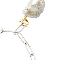 Pearl pendant with set Zircons